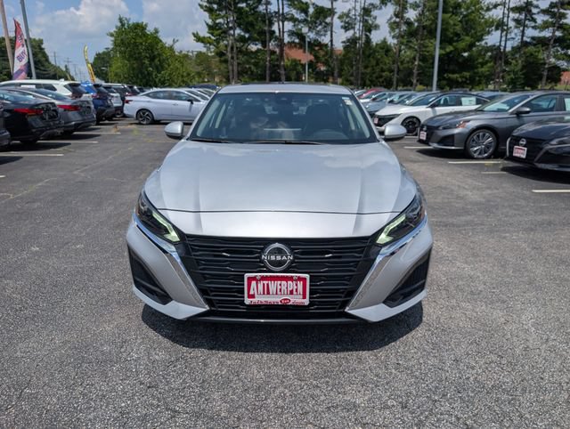 Used 2023 Nissan Altima 2.5 SV w/ SV Premium Package FWD image 8