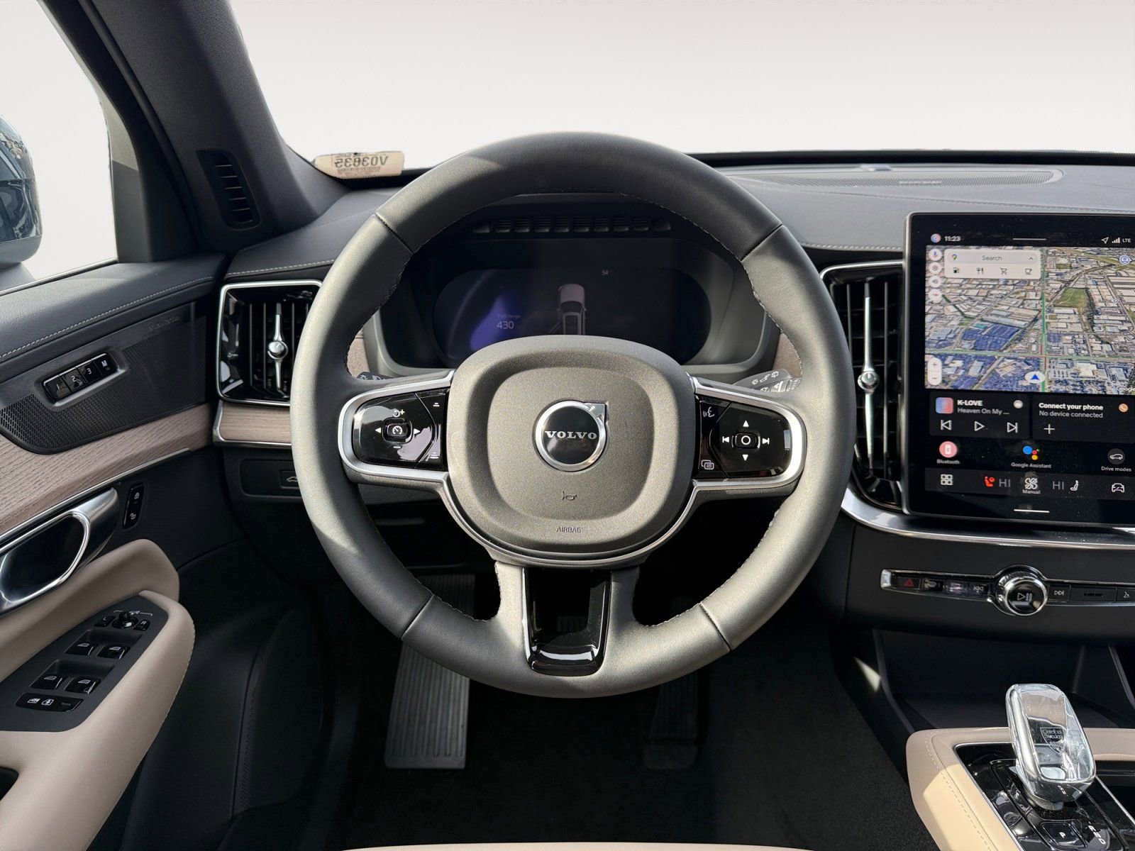 New 2026 Volvo XC90 B6 Plus w/ Protection Package Premier image 12