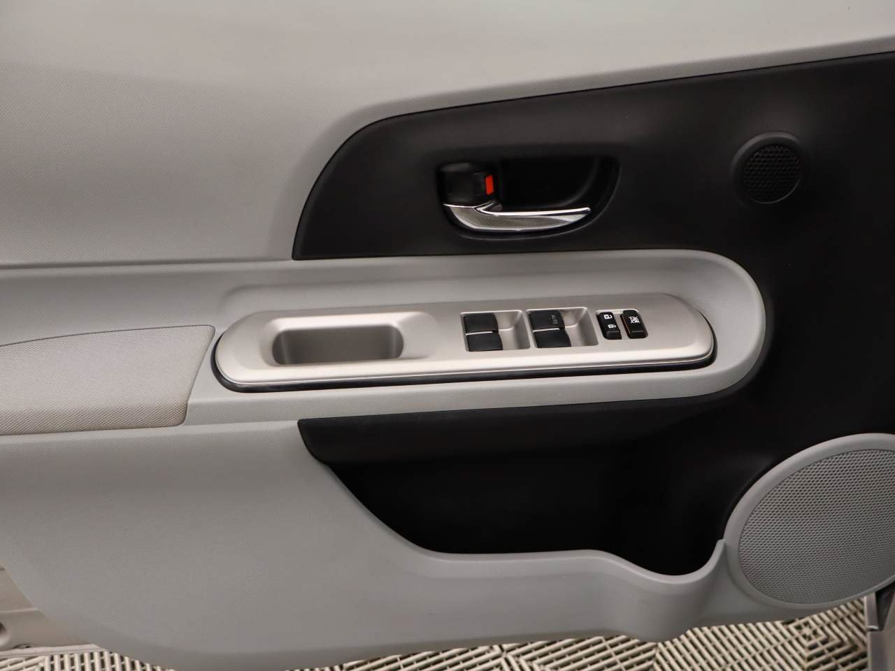 Used 2012 Toyota Prius C Four FWD image 18