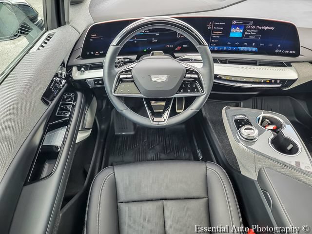 Certified 2025 Cadillac Optiq Luxury 2 w/ LPO, Floor Liner Package AWD/4WD image 20