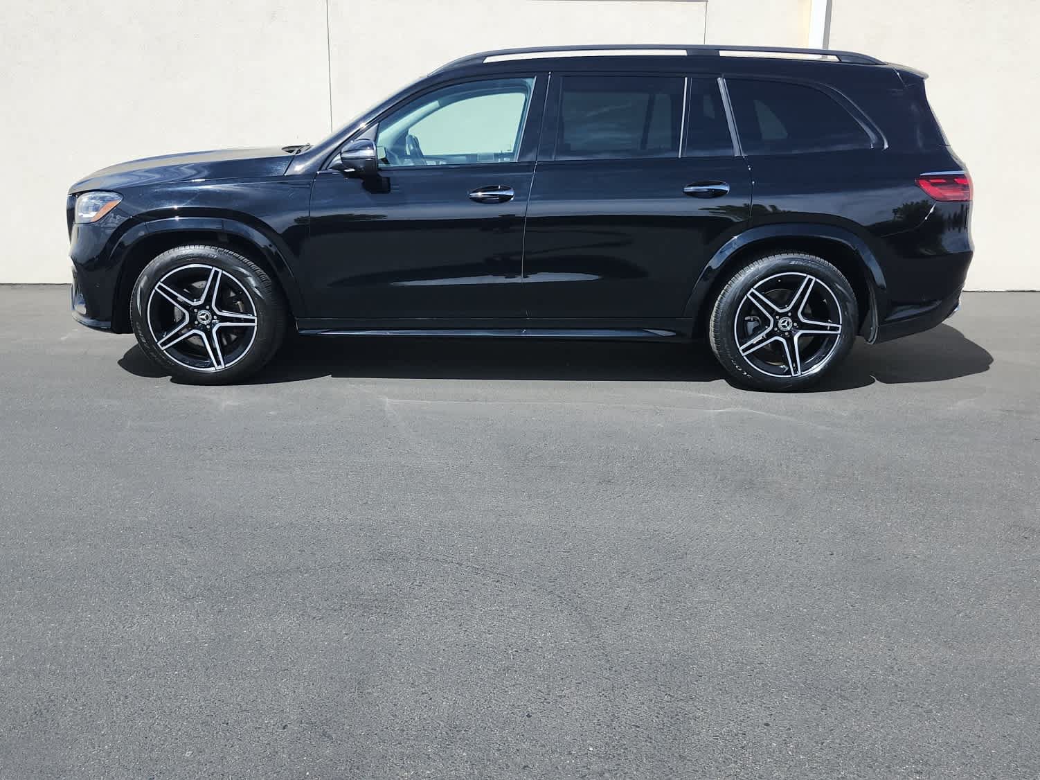 Used 2024 Mercedes-Benz GLS 450 4MATIC image 5