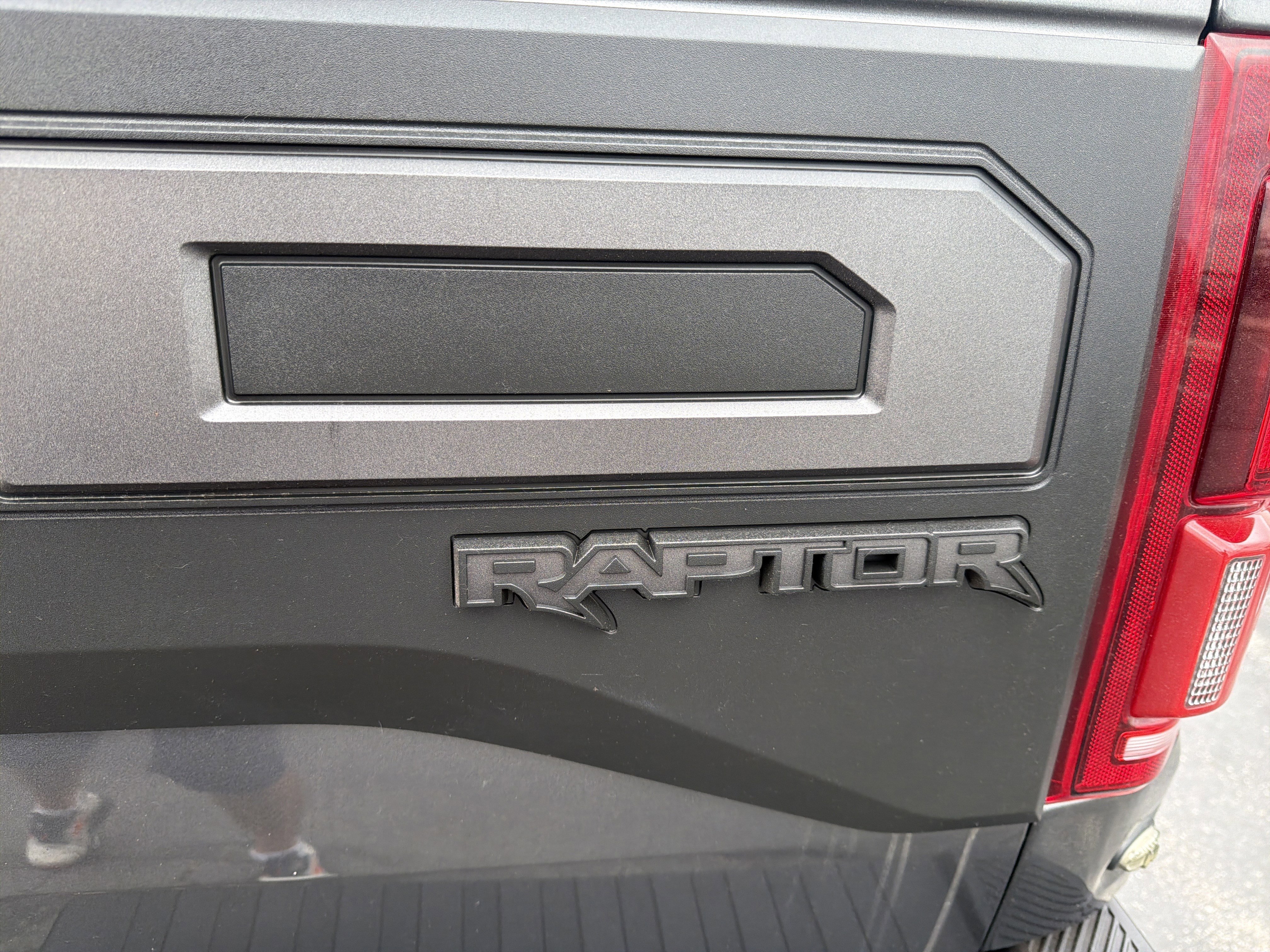 Used 2019 Ford F150 Raptor w/ Equipment Group 802A Luxury AWD/4WD image 13