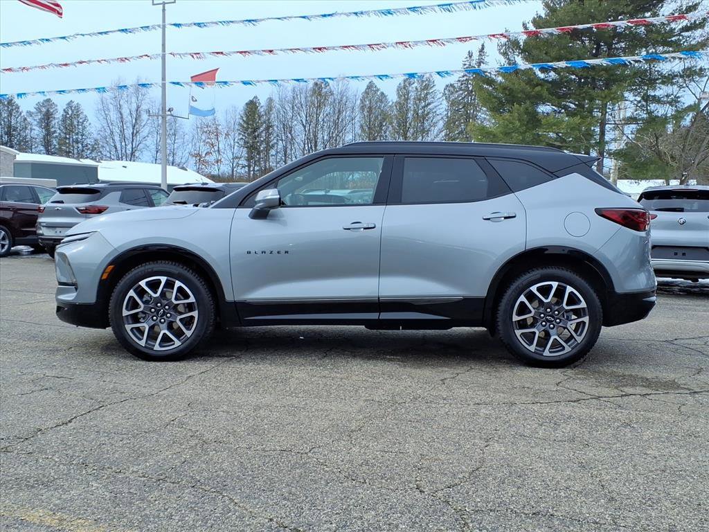 Used 2023 Chevrolet Blazer RS w/ Driver Confidence II Package image 4