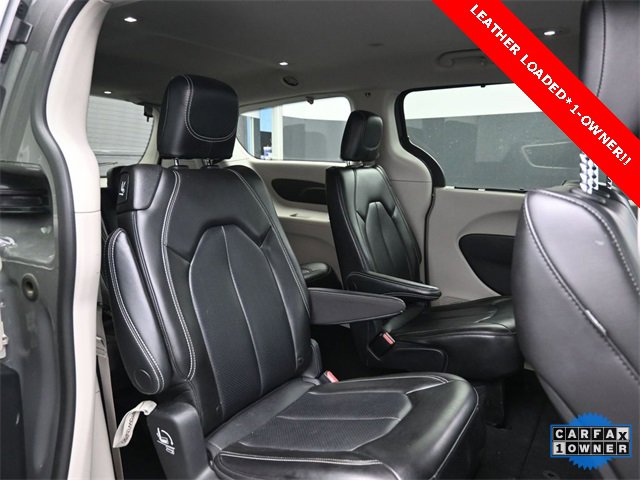 Used 2023 Chrysler Pacifica Touring-L image 24