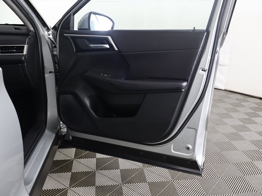 Used 2024 Mitsubishi Outlander SE image 27