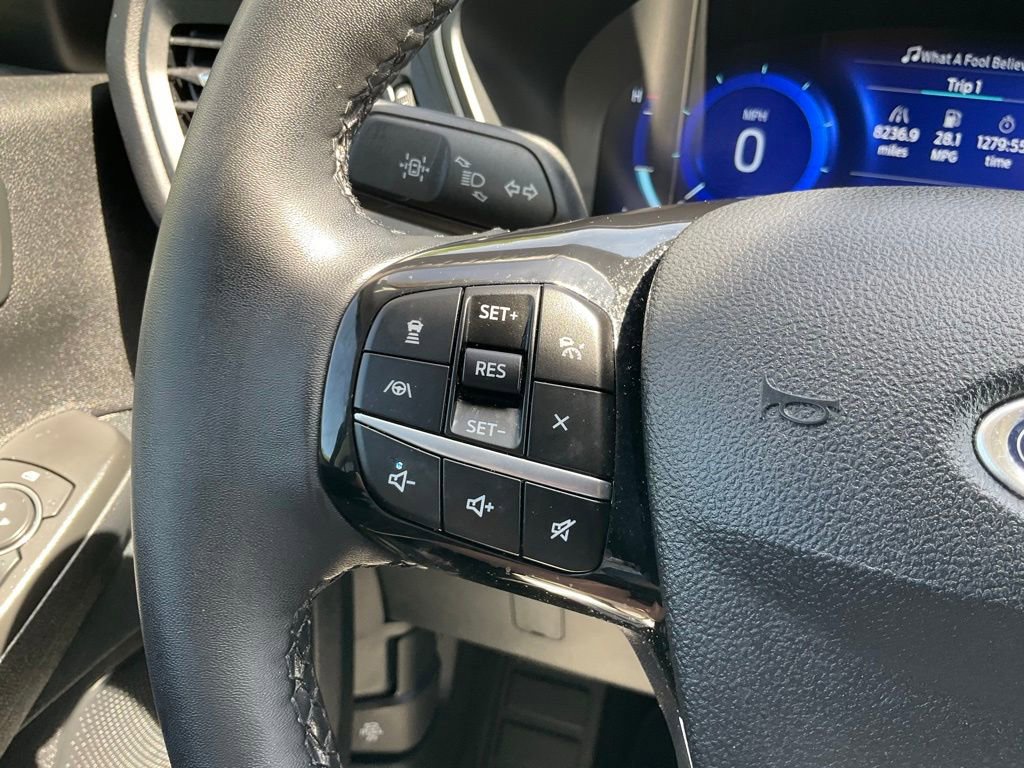 Used 2022 Ford Escape SEL w/ Technology Package AWD/4WD image 6
