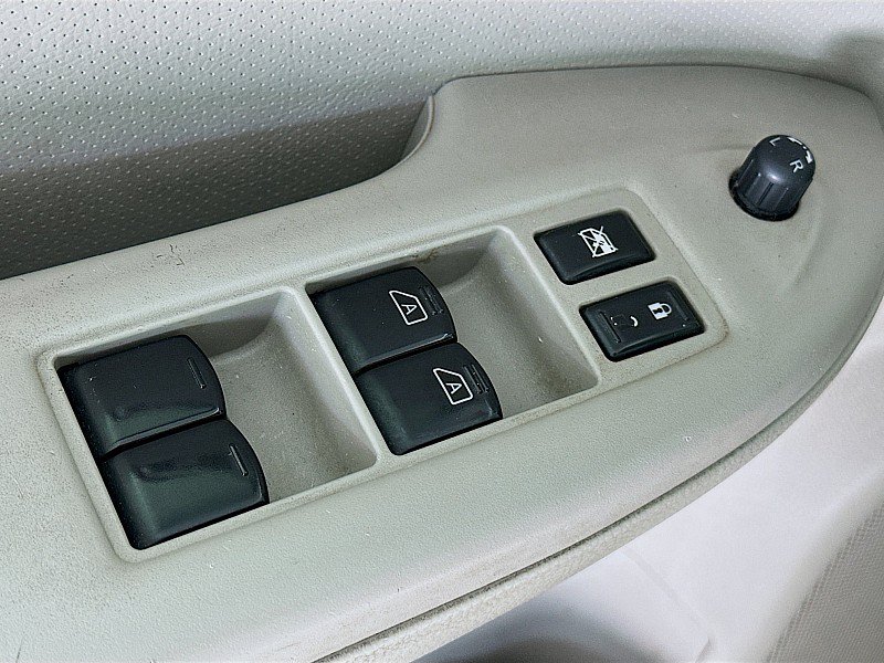 Used 2016 Nissan Quest SV FWD image 18