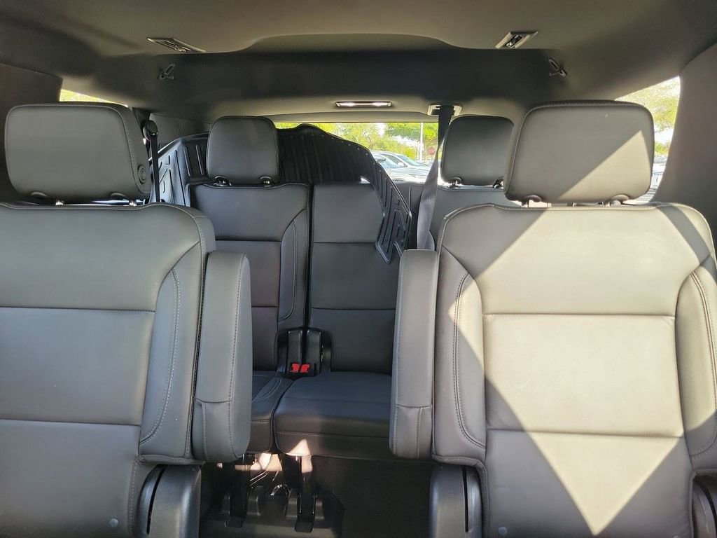 Used 2022 Chevrolet Tahoe Z71 w/ Luxury Package image 5