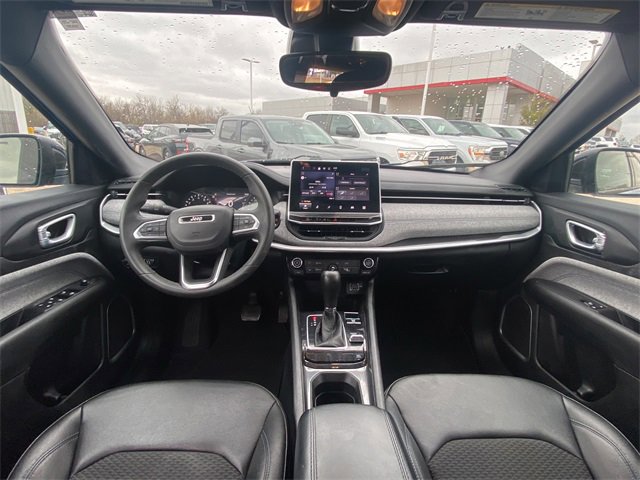 Used 2024 Jeep Compass Latitude image 17