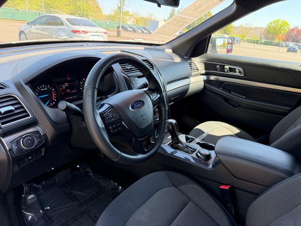 Used 2018 Ford Explorer XLT AWD/4WD image 16