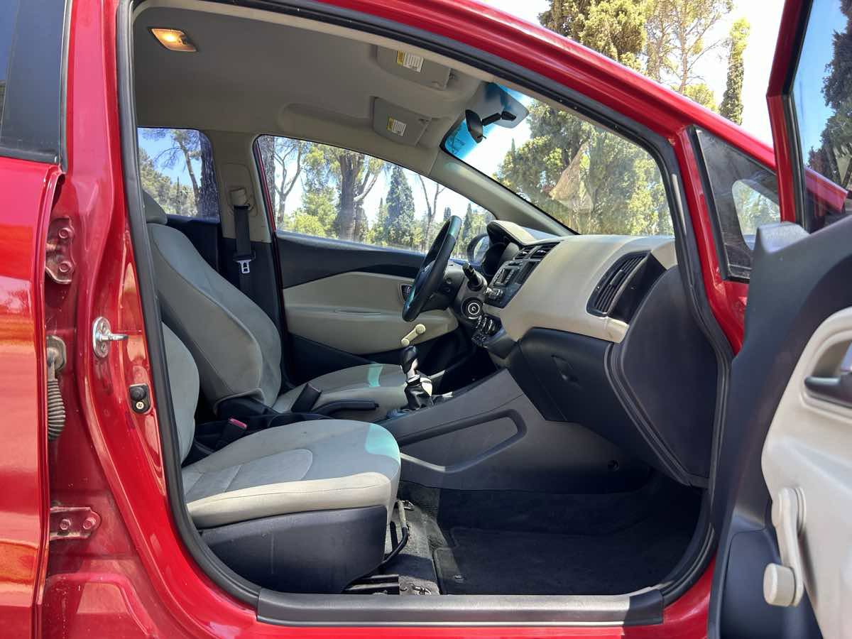 Used 2013 Kia Rio LX image 24