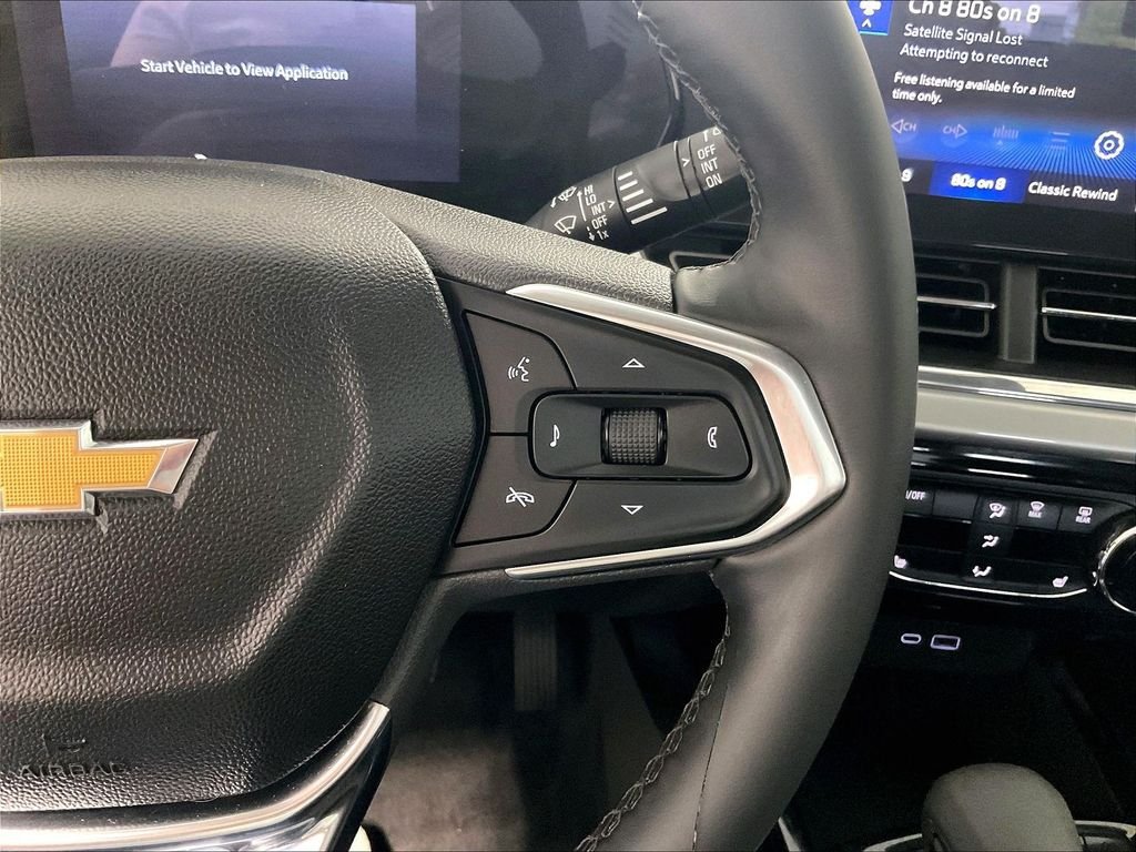 Used 2025 Chevrolet Trax LT w/ LT Convenience Package FWD image 23