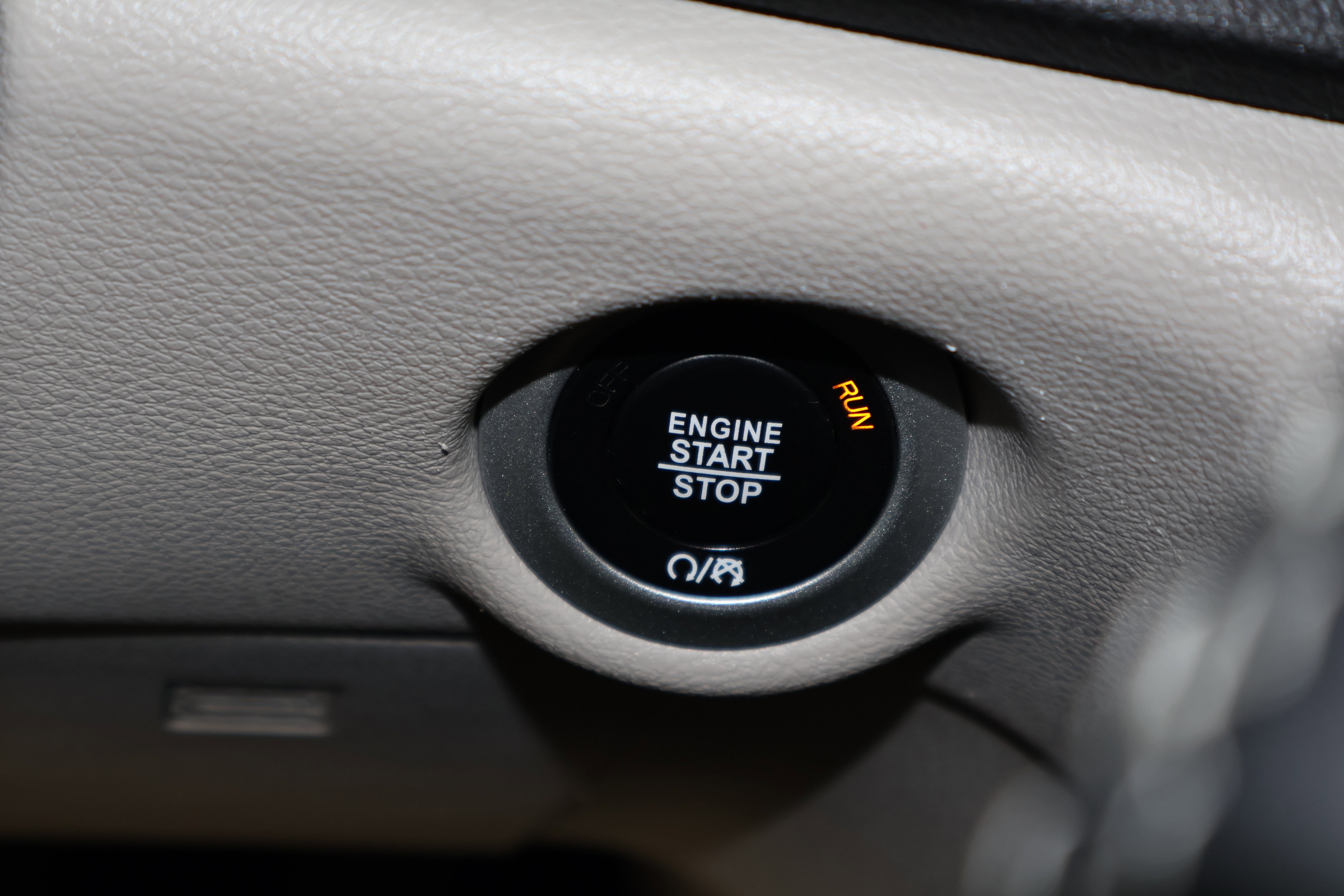 Used 2024 Chrysler Pacifica Touring-L image 25