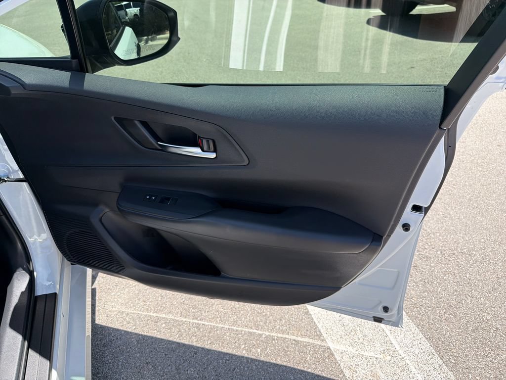 Used 2025 Toyota Prius FWD image 36