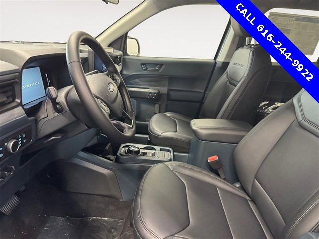 New 2025 Ford Maverick Lariat w/ Black Appearance Package image 9