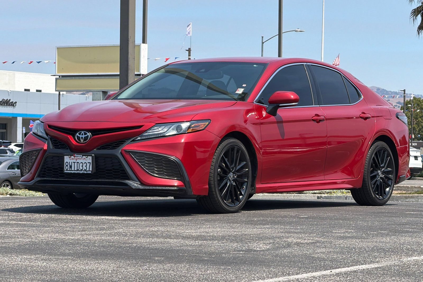 Used 2021 Toyota Camry XSE FWD image 9