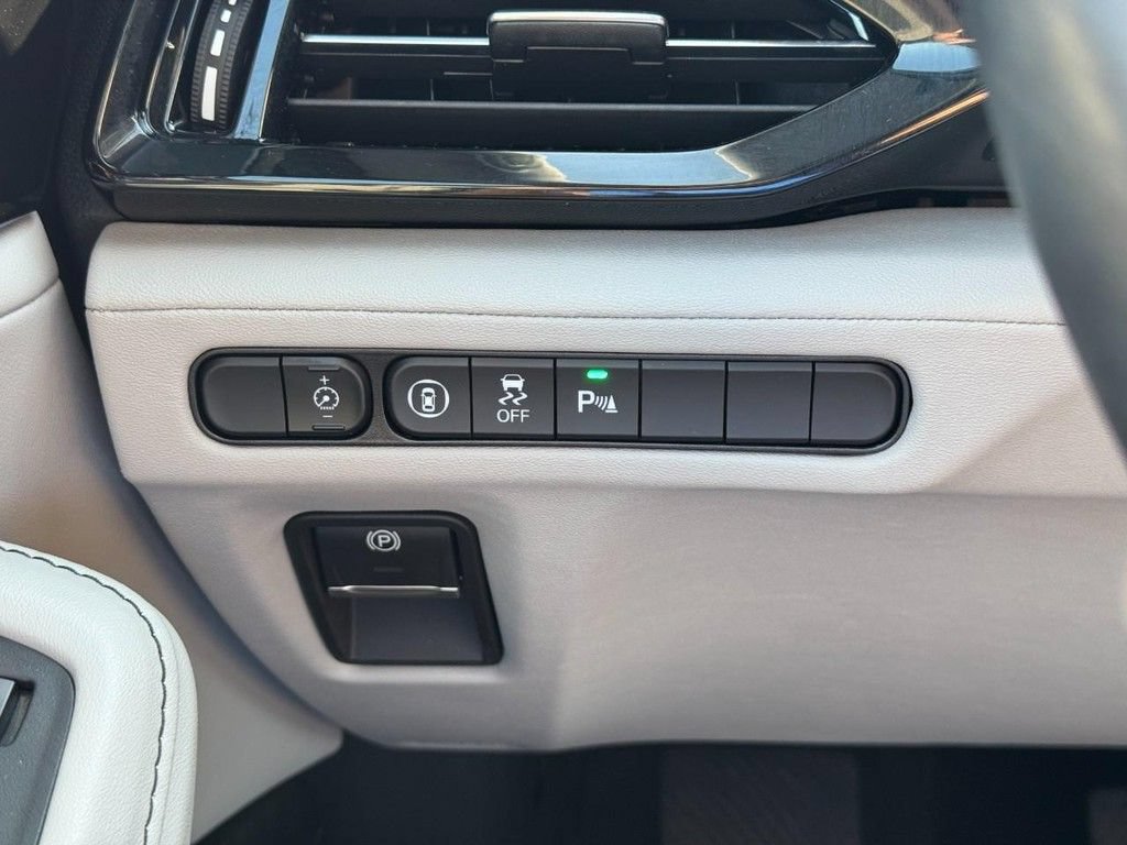 Certified 2024 Acura MDX w/ Technology Package AWD/4WD image 23
