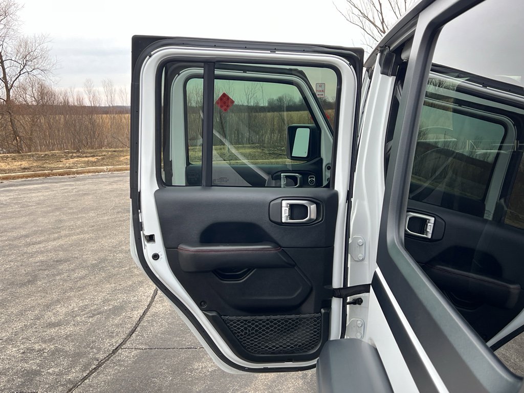 Used 2019 Jeep Wrangler Unlimited Rubicon w/ Dual Top Group image 35