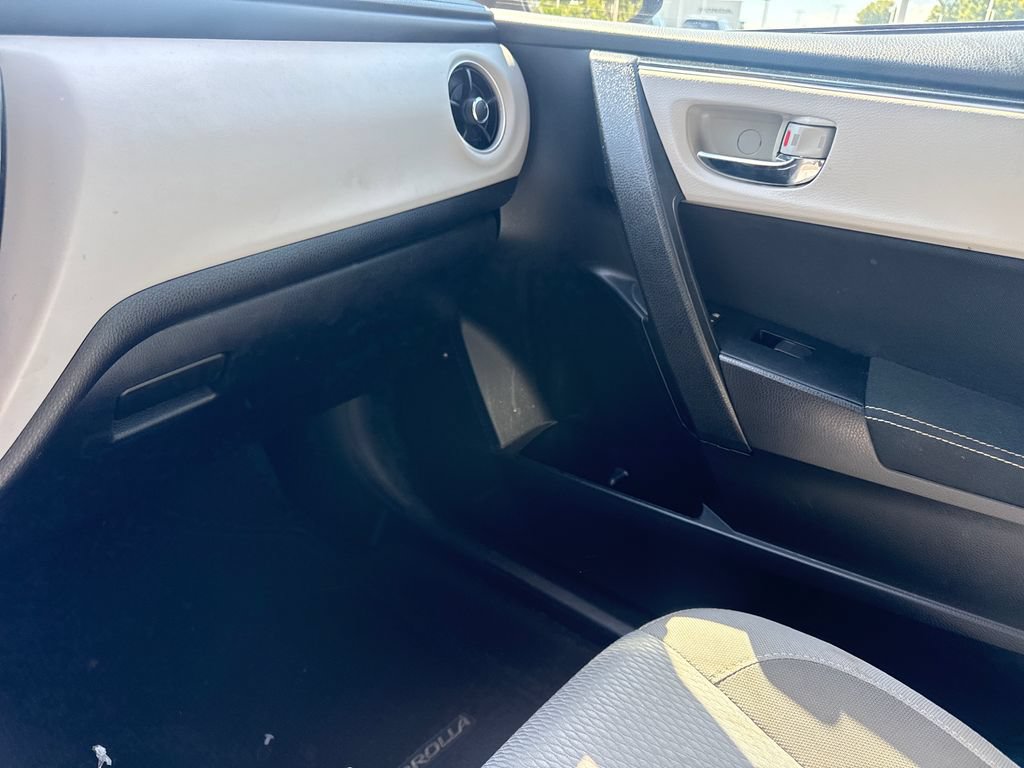 Used 2017 Toyota Corolla L FWD image 17