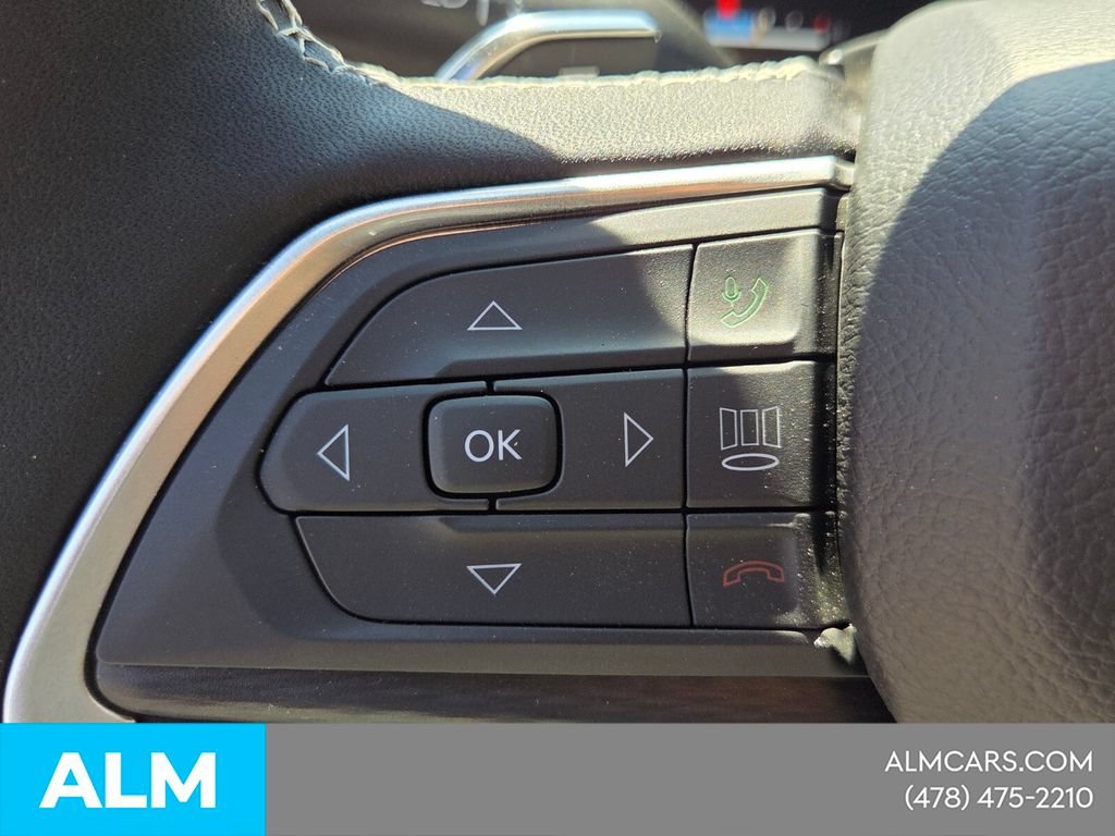 Used 2025 Jeep Grand Cherokee Laredo w/ Luxury Tech Group I AWD/4WD image 28