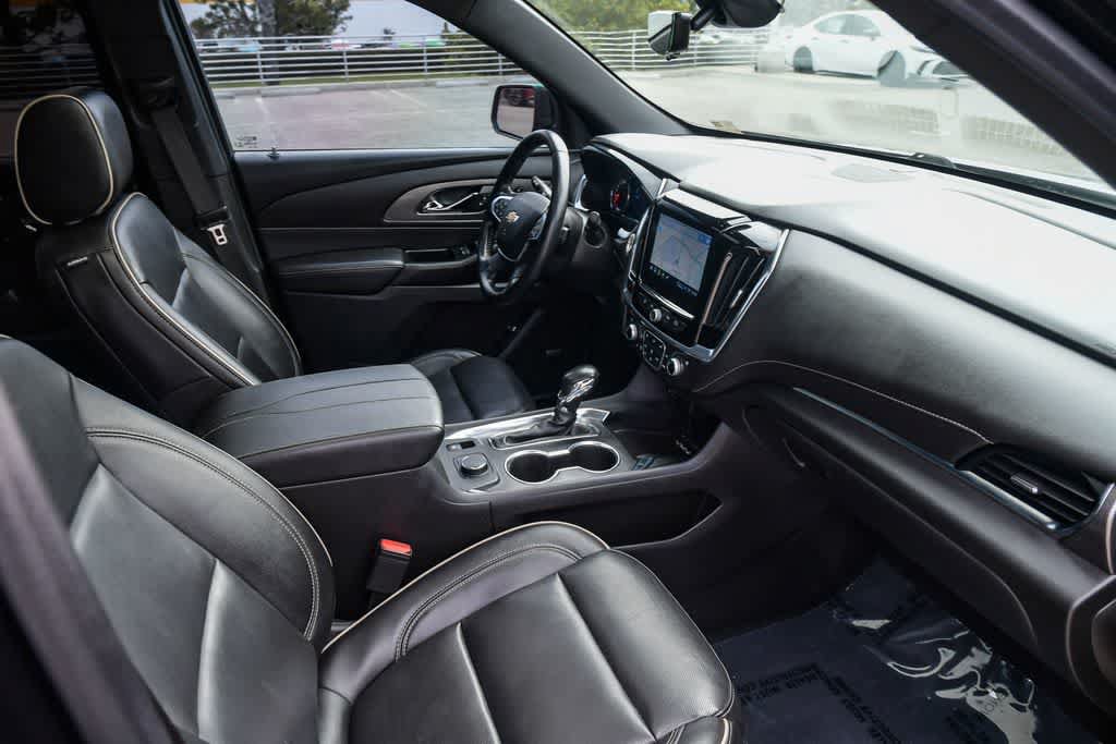 Used 2022 Chevrolet Traverse Premier FWD image 15