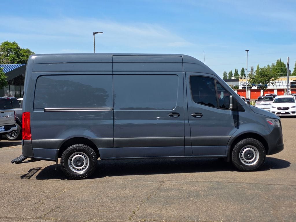 Used 2019 Mercedes-Benz Sprinter 144 image 21