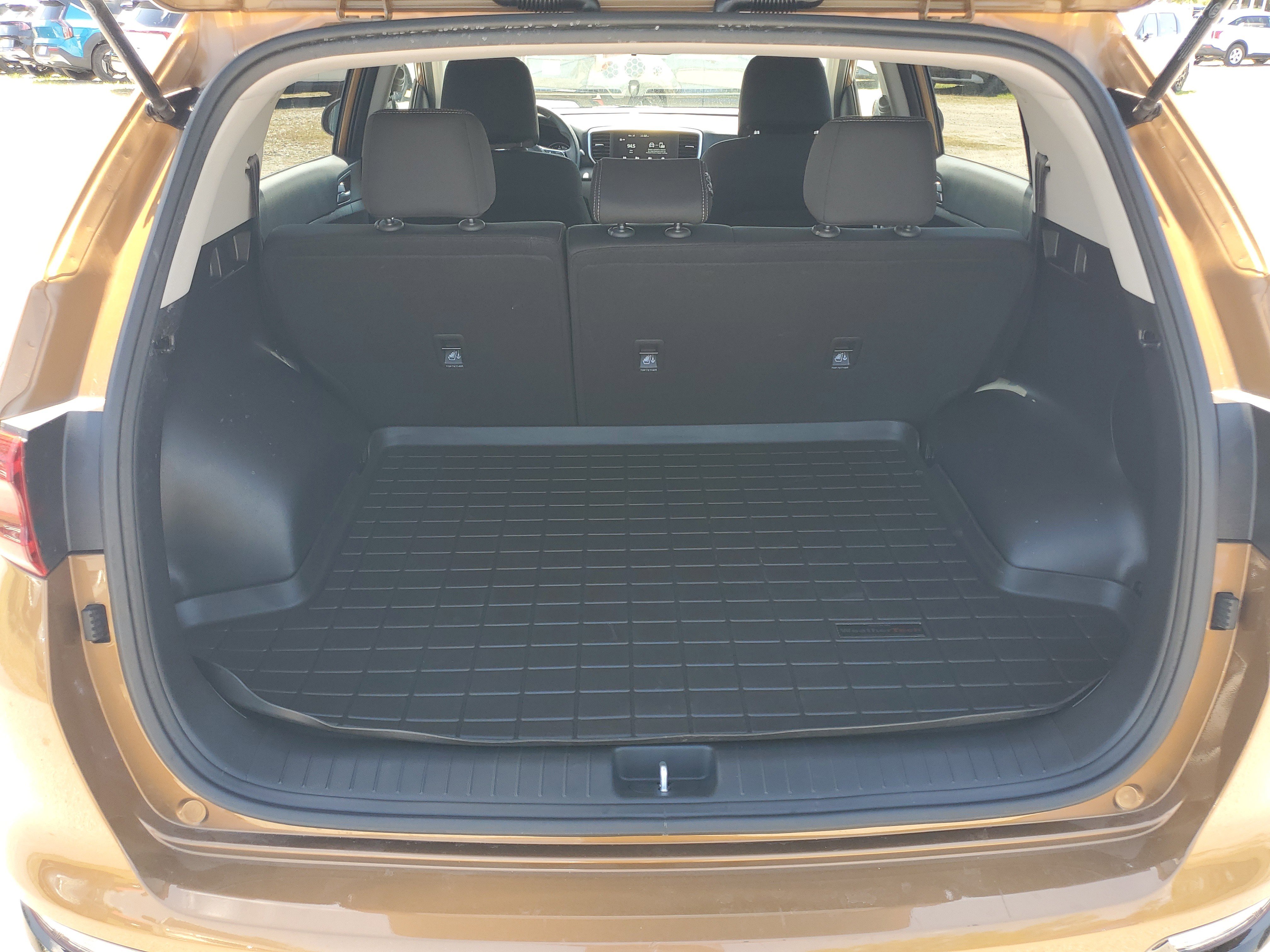 Used 2020 Kia Sportage LX image 8