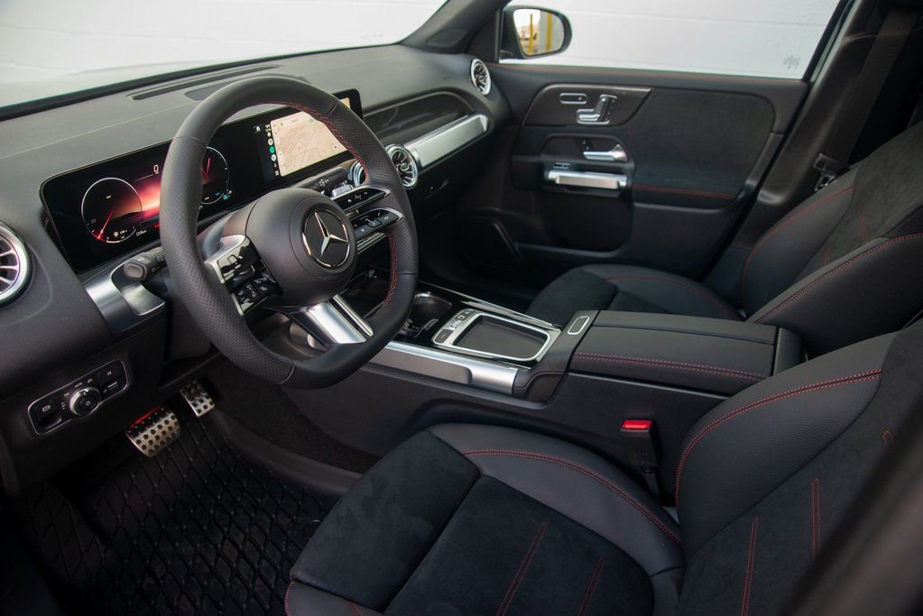 Certified 2025 Mercedes-Benz GLB 250 4MATIC image 24