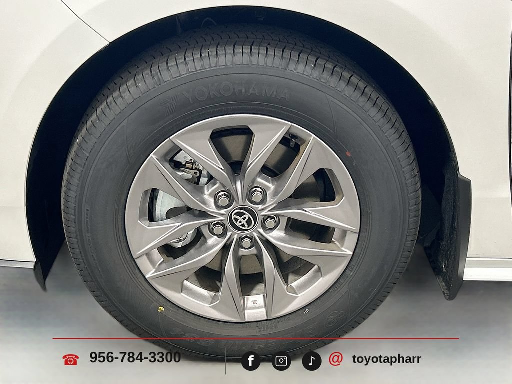 New 2026 Toyota Sienna XLE FWD image 9