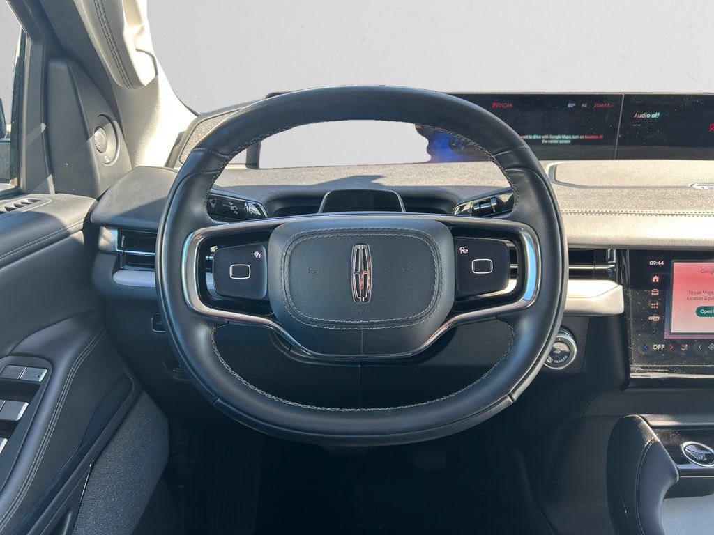 Used 2025 Lincoln Navigator L Reserve AWD/4WD image 13