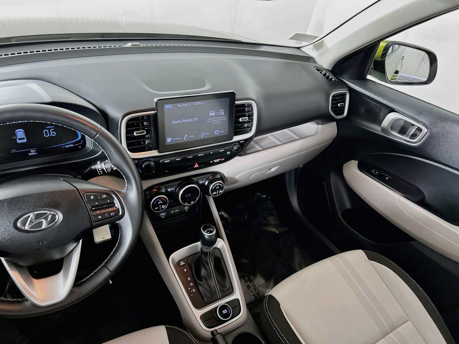 Certified 2023 Hyundai Venue SEL FWD image 24