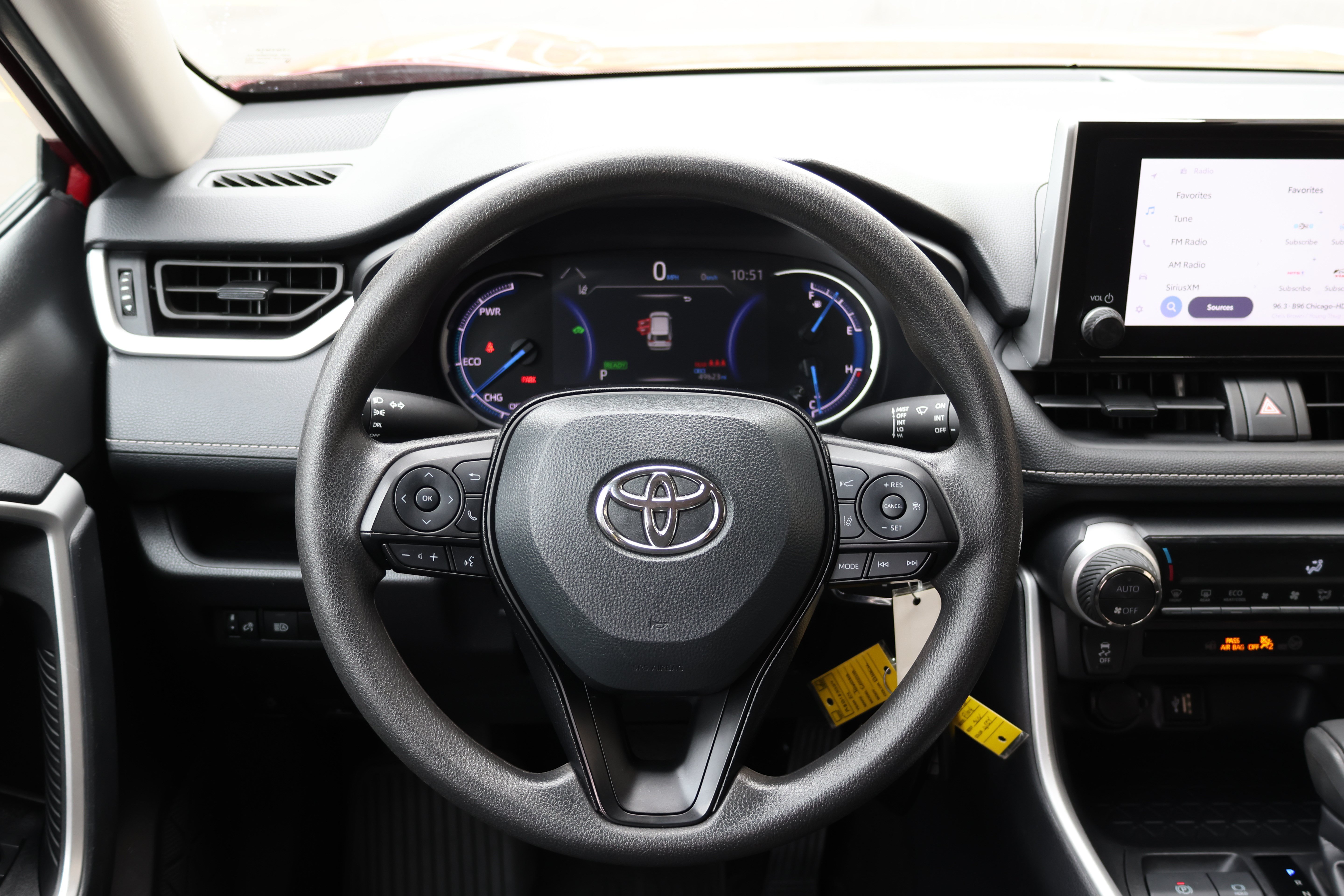 Used 2025 Toyota RAV4 LE AWD/4WD image 28