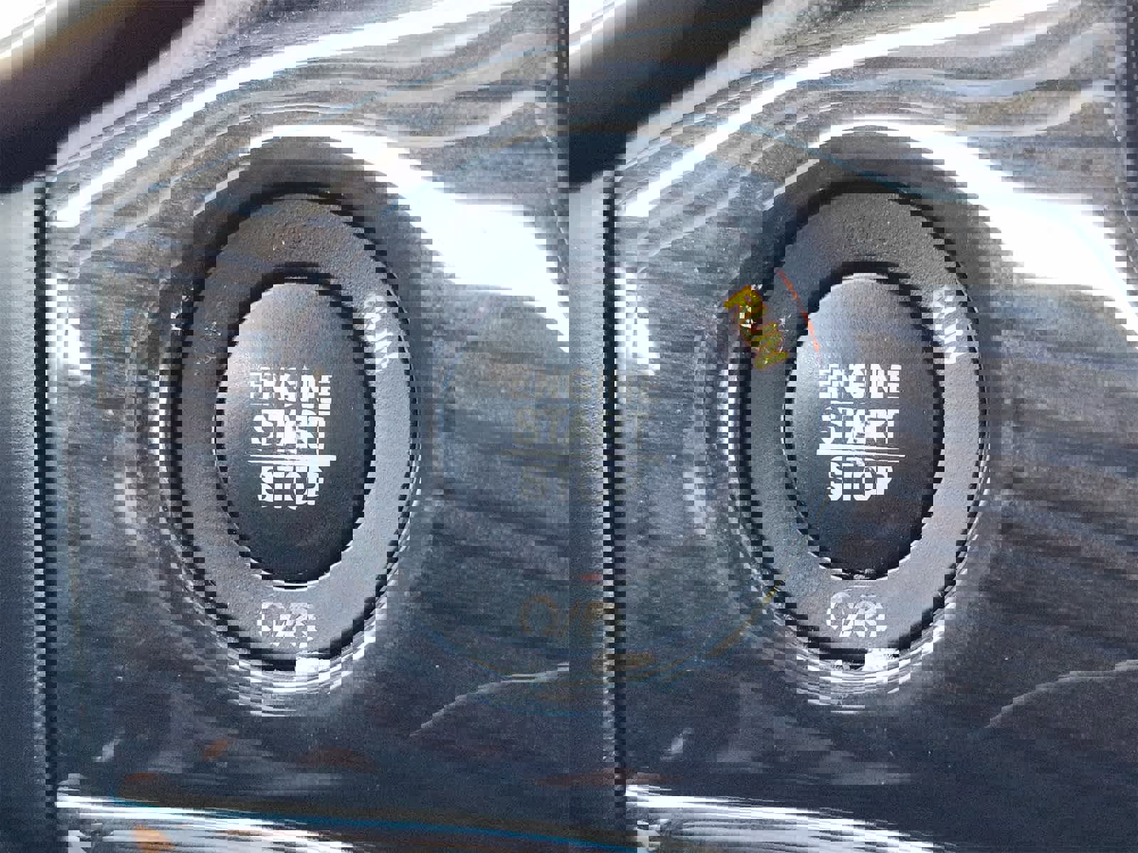 Used 2017 Jeep Grand Cherokee Overland w/ Jeep Active Safety Group image 21