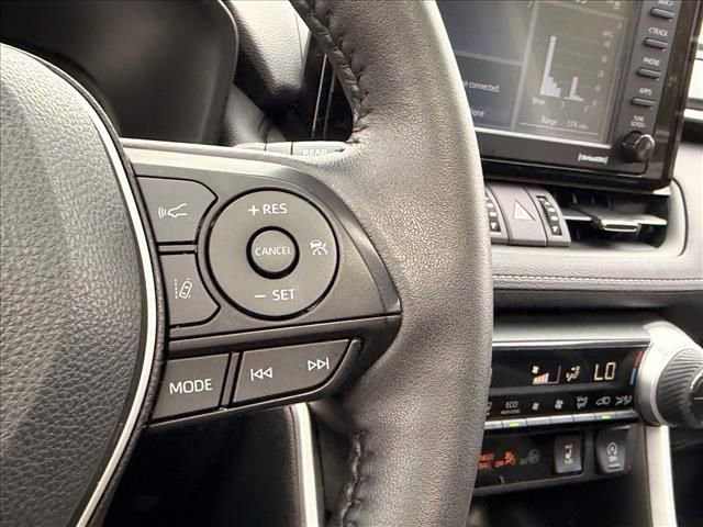 Used 2022 Toyota RAV4 XLE Premium AWD/4WD image 21