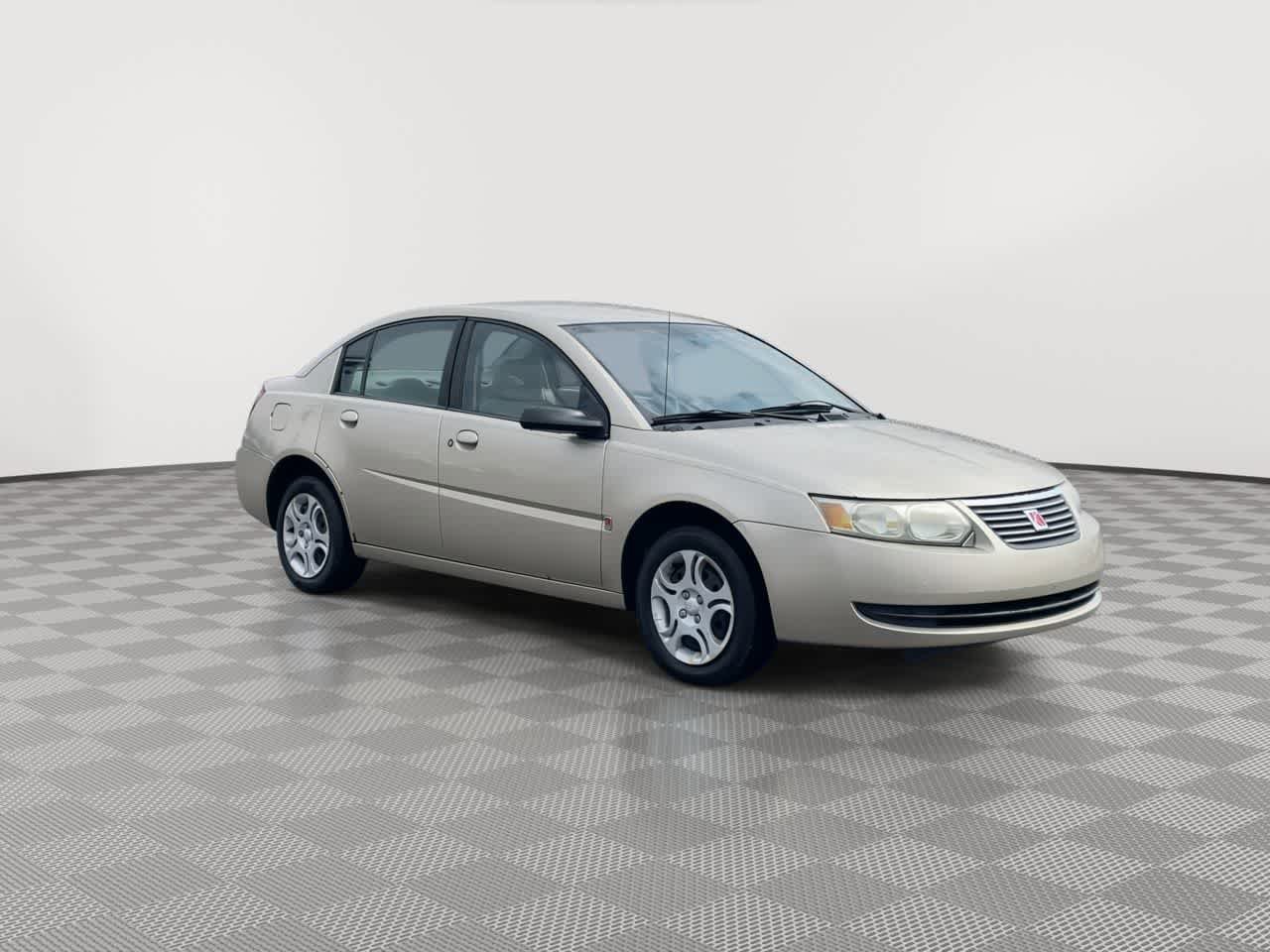 Used 2005 Saturn ION Level 2 w/ Power Pkg FWD image 2