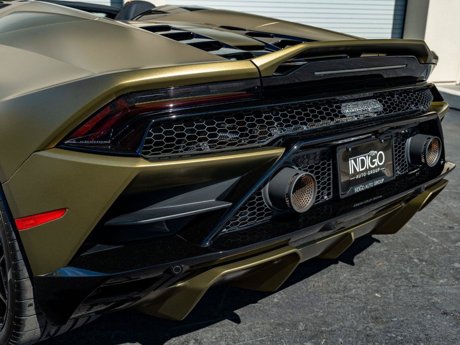 Used 2023 Lamborghini Huracan EVO RWD image 19
