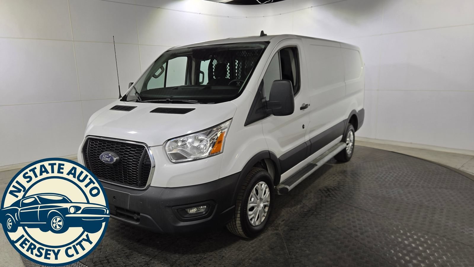 Used 2022 Ford Transit 250 Low Roof w/ Exterior Upgrade Package RWD image 3