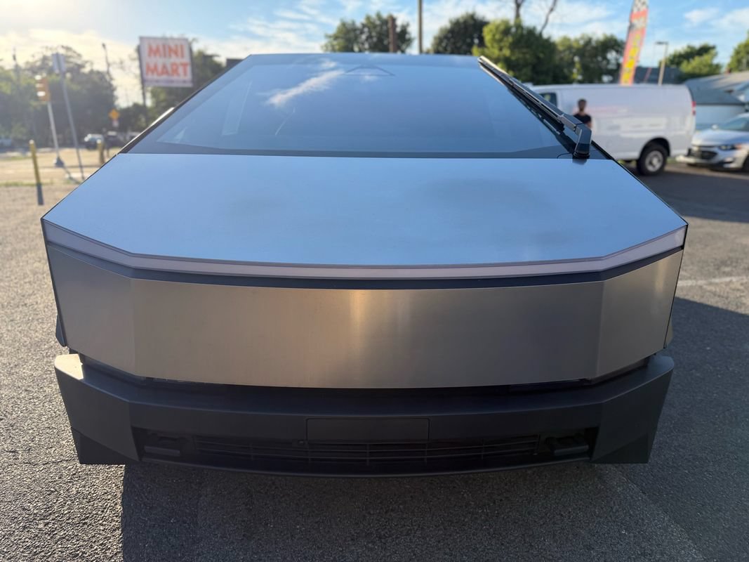 Used 2024 Tesla Cybertruck AWD Crew Cab image 12