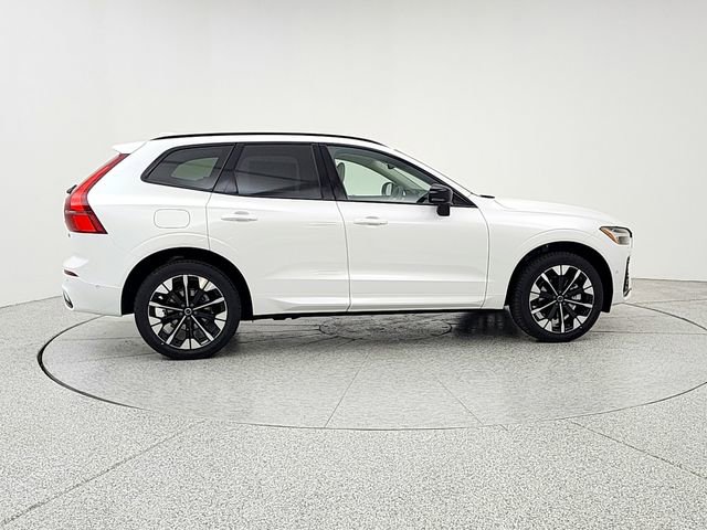 New 2026 Volvo XC90 T8 Plus w/ Protection Package AWD/4WD image 4