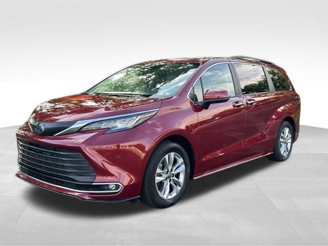 Used 2022 Toyota Sienna XLE w/ XLE Plus Package AWD/4WD 360° Tour