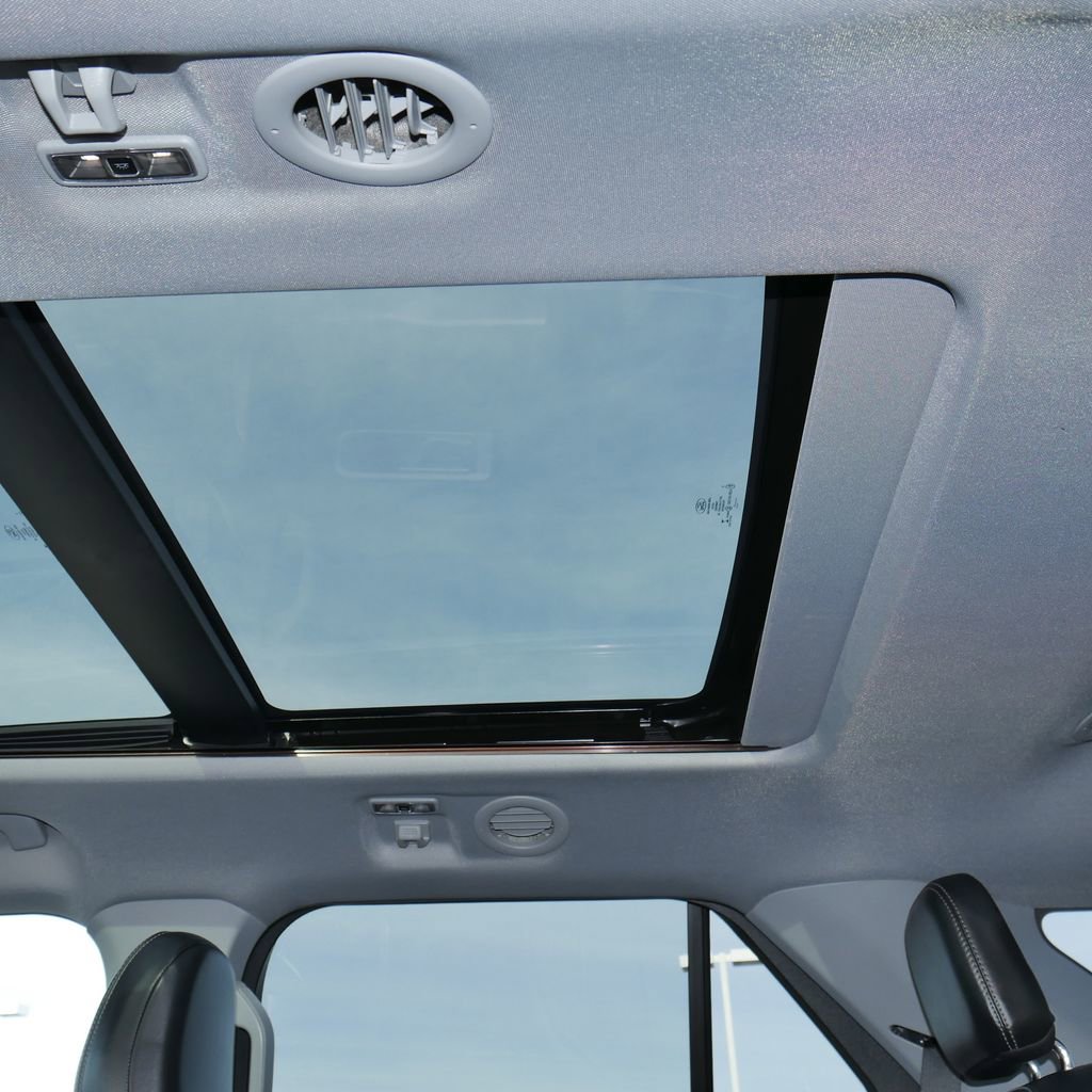 Used 2021 Ford Explorer XLT w/ Equipment Group 202A image 29