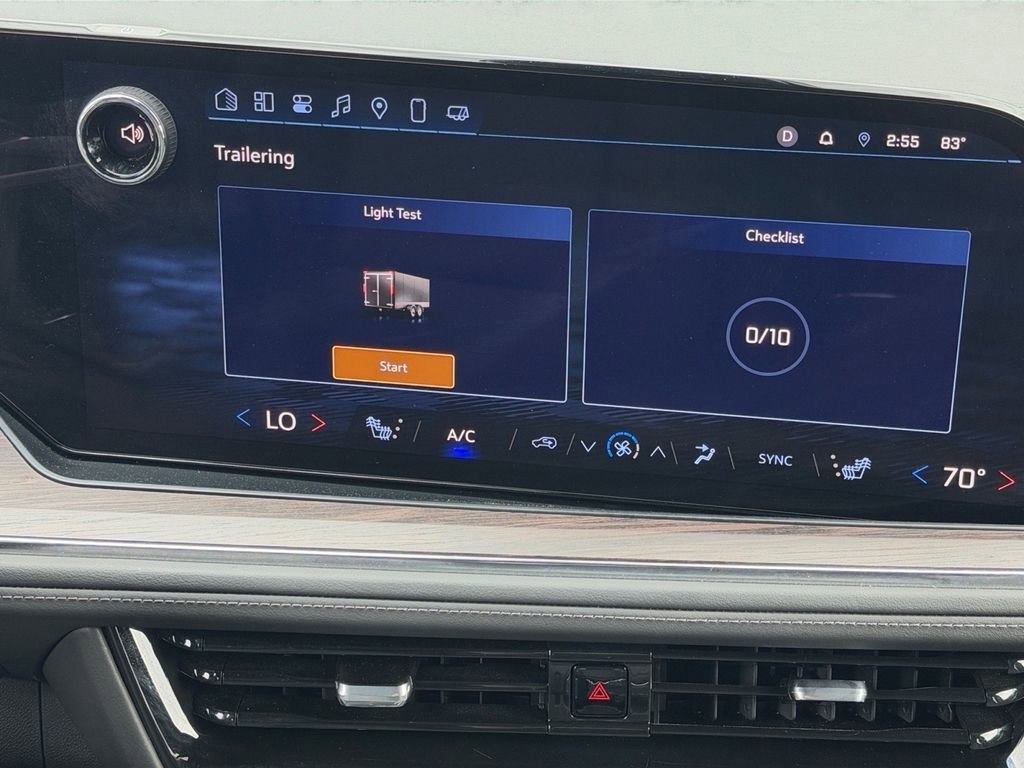 Used 2025 Chevrolet Suburban Z71 image 21