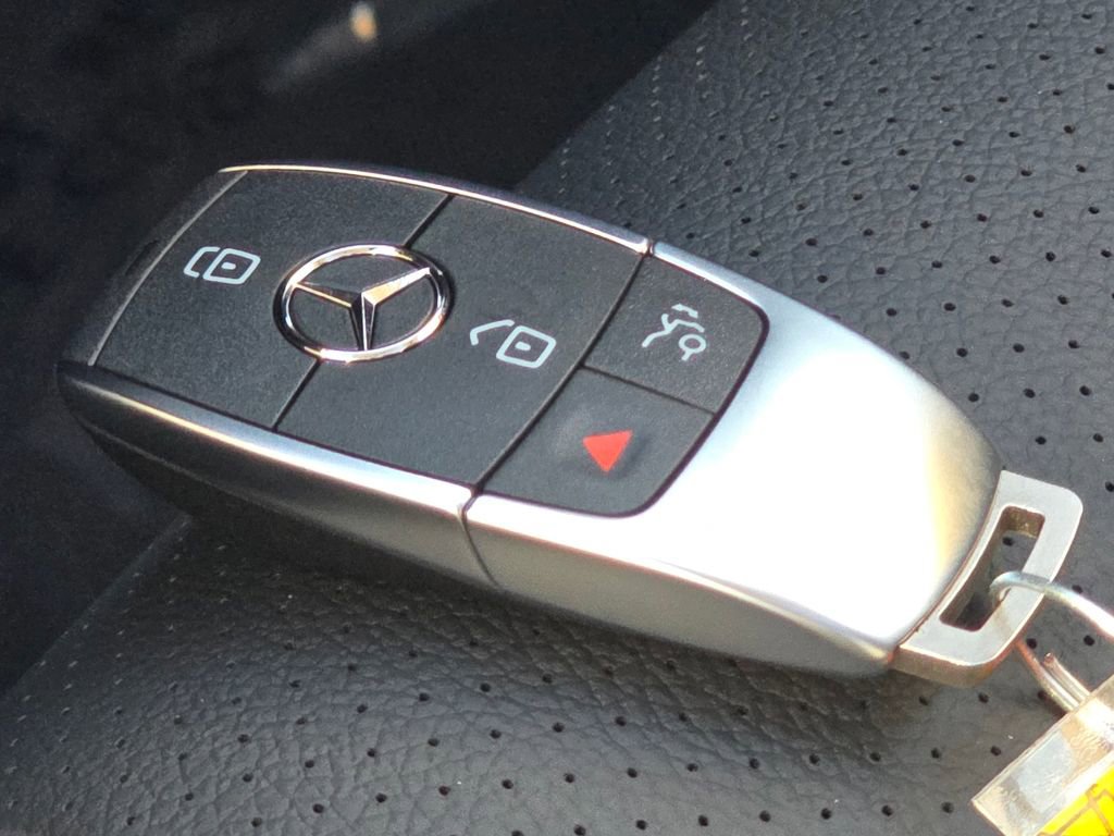 New 2026 Mercedes-Benz GLS 450 4MATIC image 39