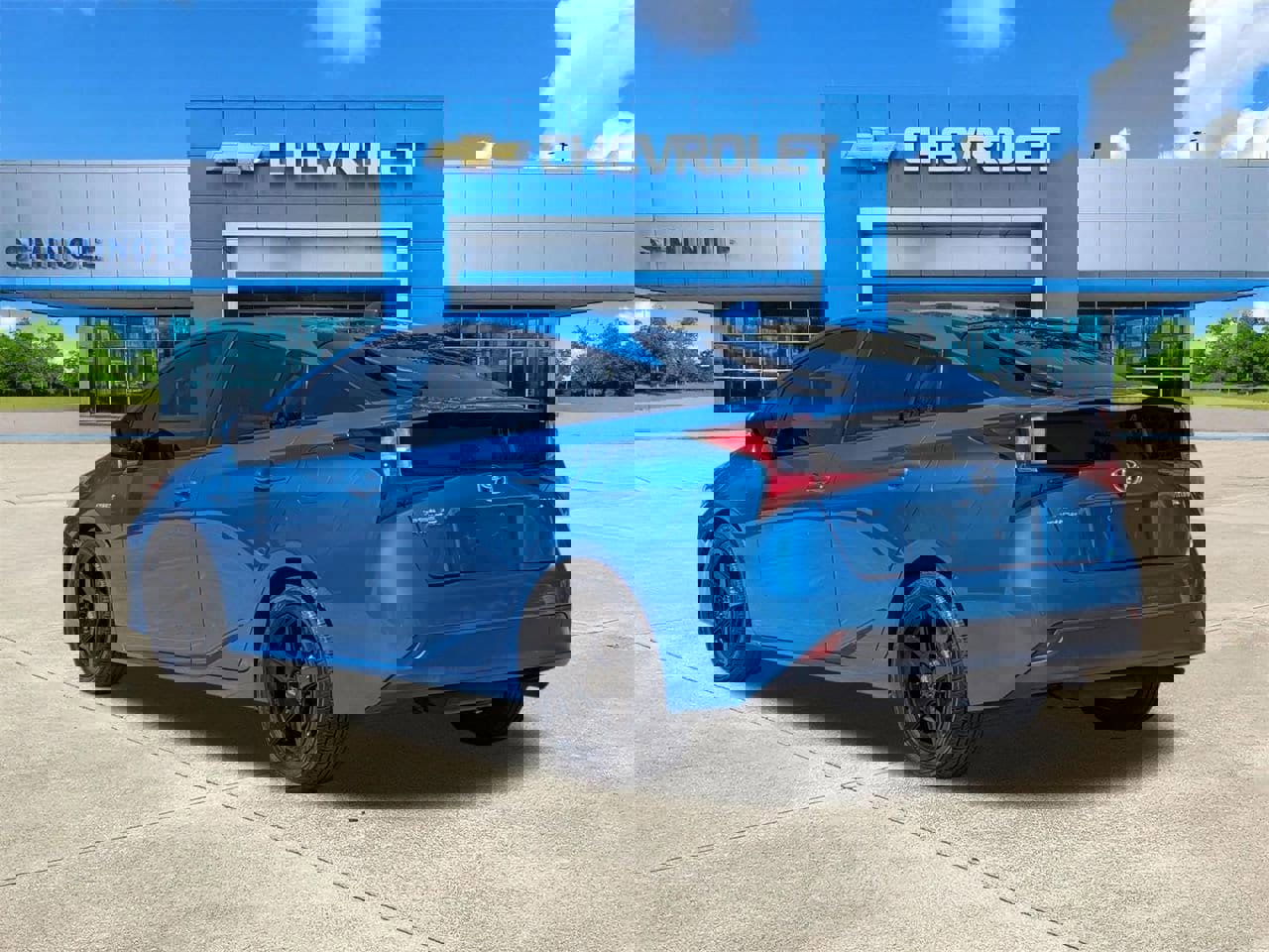 Used 2022 Toyota Prius LE image 3