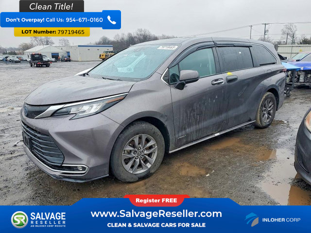 Used 2021 Toyota Sienna XLE image 1