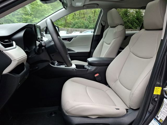 Used 2022 Toyota RAV4 XLE w/ Convenience Package AWD/4WD image 13