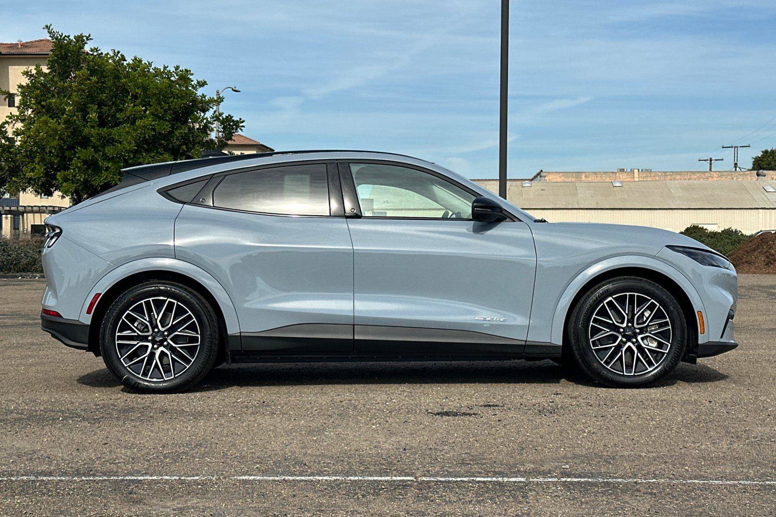 New 2025 Ford Mustang Mach-E Premium image 3