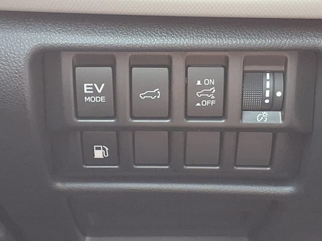 Certified 2025 Subaru Forester Premium AWD/4WD image 16