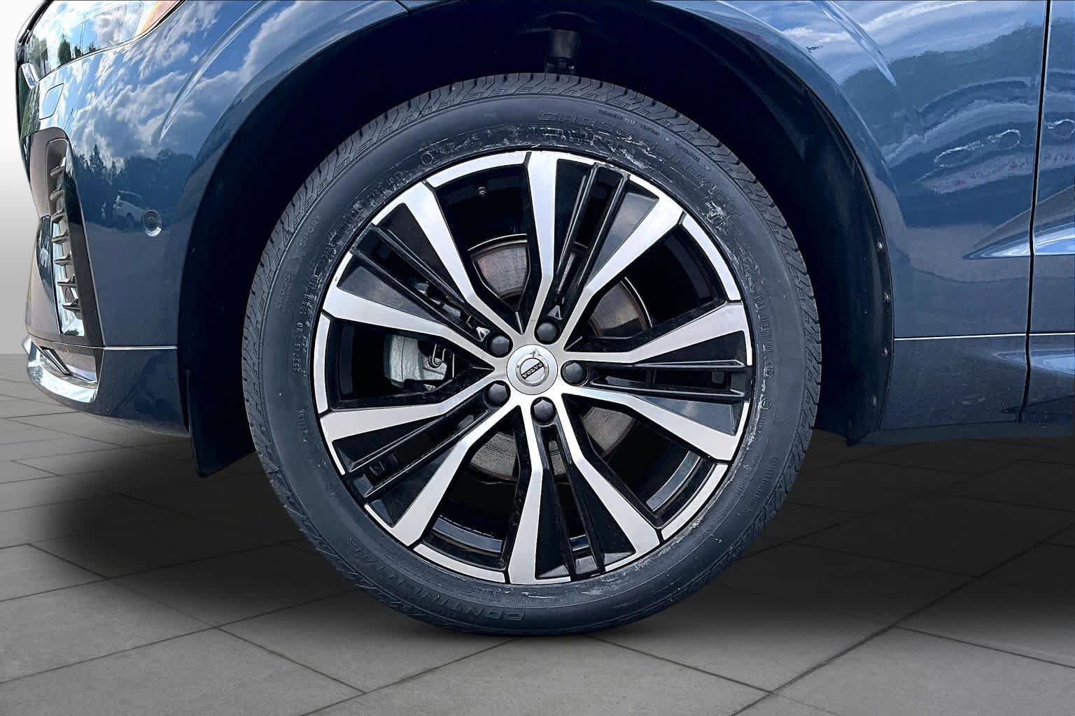 Certified 2023 Volvo XC60 B5 Plus w/ Climate Package AWD/4WD image 11