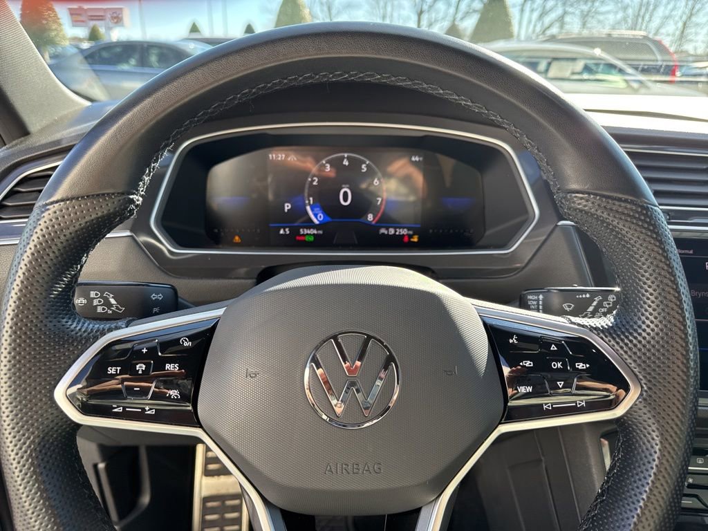 Certified 2024 Volkswagen Tiguan SE R-Line image 30